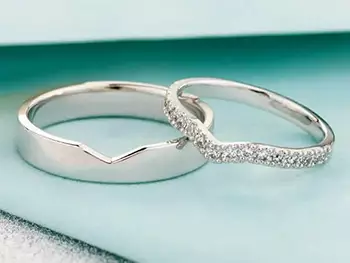 couple’s-wedding-rings